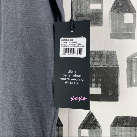 Wildfox / NWT / Dog Roommate Graphic Tee - Picture 3 of 4